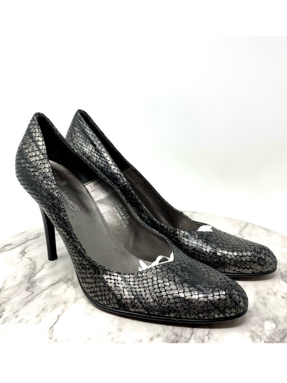 Carisma Snakeskin Silver Leather Pumps 9.5 Classic Edgy Preppy Office Cocktail